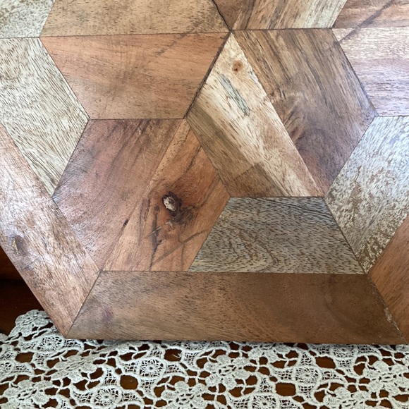 Beautiful Inlay Wood Charcuterie Board - Picture 4 of 12